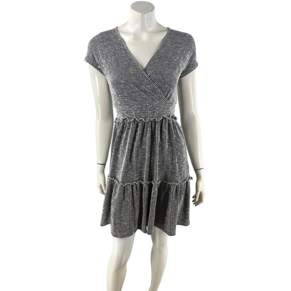 Caution to the Wind Dresses & Skirts - Caution to the Wind Womens Dress Size Medium Black White Ribbed Smocked Waist